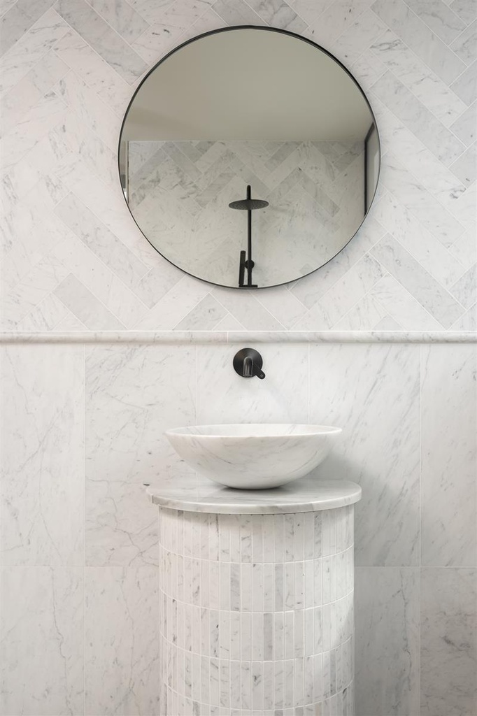 CARRARA MARMOR 30x60 10MM HONED