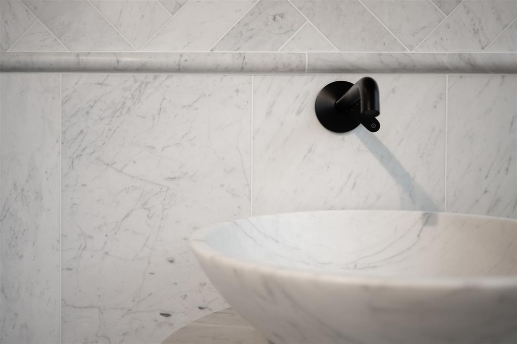 CARRARA MARMOR 30x60 10MM HONED