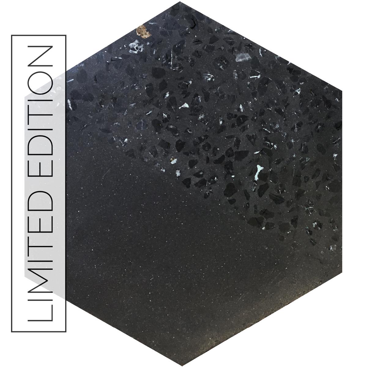 Hexagon Terrazzo Black 17,3x15x1,6 cm