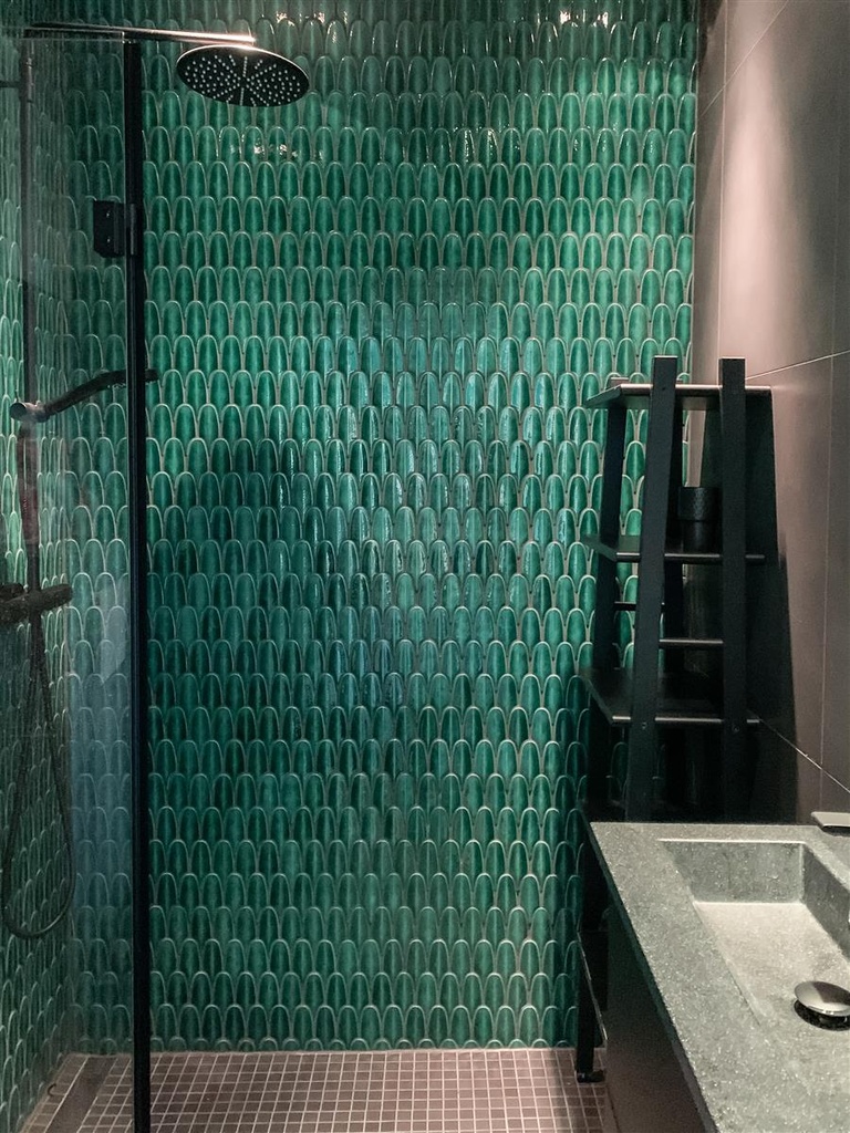GLAZED FEATHER GREEN 34x29 MOSAIKK