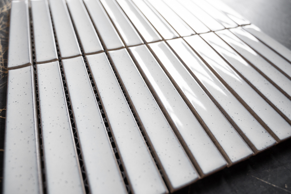 GLAZED PINSTRIPE WHITE 29,9X29,6 MOSAIKK KIT KAT
