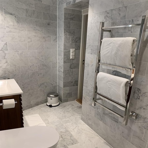 [2P1027] CARRARA MARMOR 15X30,5 10MM HONED (SILKEMATT)